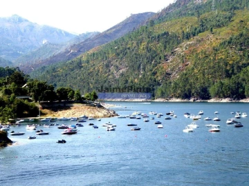 Moradia T5 para Venda em Campo do Geres