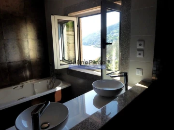 Moradia T5 para Venda em Campo do Geres