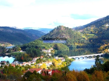 Moradia T5 para Venda em Campo do Geres