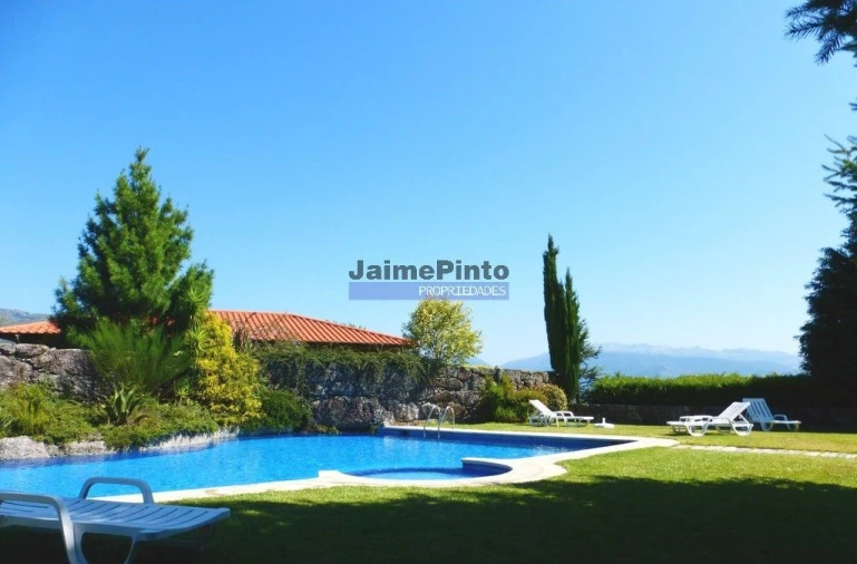 Moradia T5 para Venda em Campo do Geres Foto 2