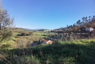 Terreno Misto para Venda em Sobradelo da Goma