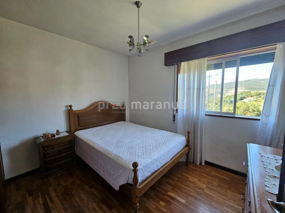 Moradia T4 para Venda em Fridão Foto 9