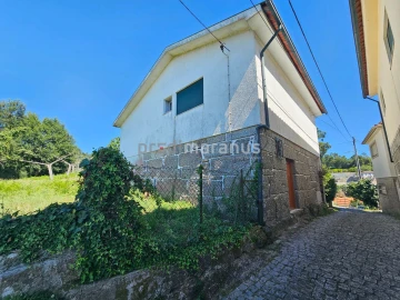 Moradia T4 para Venda em Fridão