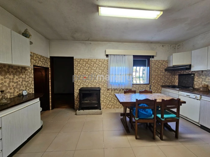 Moradia T4 para Venda em Fridão Foto 5