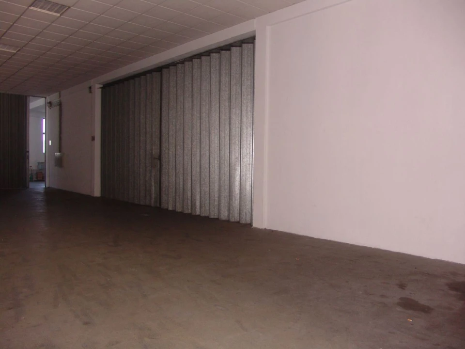 Armazém para Arrendamento em Paranhos Foto 1