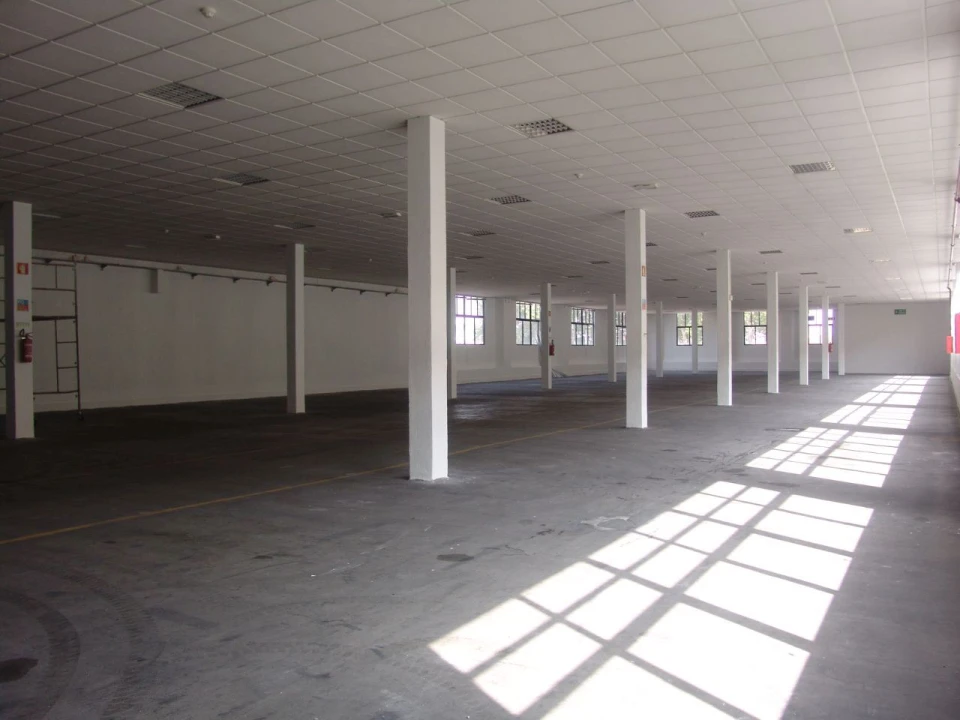 Armazém para Arrendamento em Paranhos Foto 2