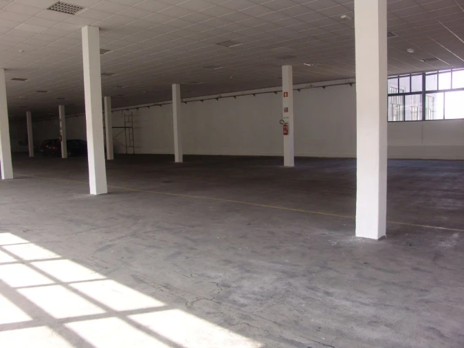 Armazém para Arrendamento em Paranhos Foto 3