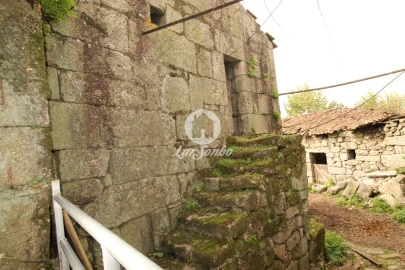 Quinta T5 para Venda em São Gens