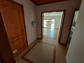 Apartamento T2 para Arrendamento em Oeiras e São Julião da Barra, Paço de Arcos e Caxias