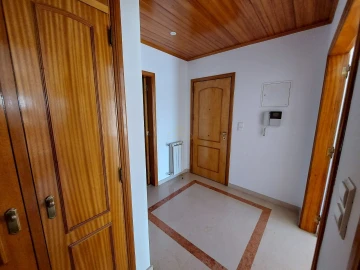 Apartamento T2 para Arrendamento em Oeiras e São Julião da Barra, Paço de Arcos e Caxias