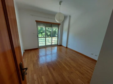 Apartamento T2 para Arrendamento em Oeiras e São Julião da Barra, Paço de Arcos e Caxias