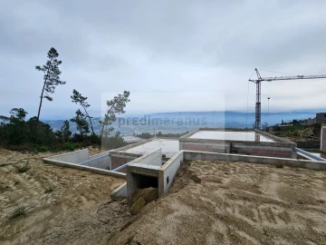 Moradia T3 para Venda em Vila Caiz