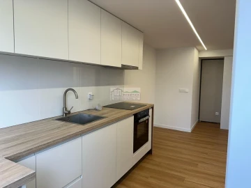 Apartamento T1 para Venda em Póvoa de Santo Adrião e Olival Basto