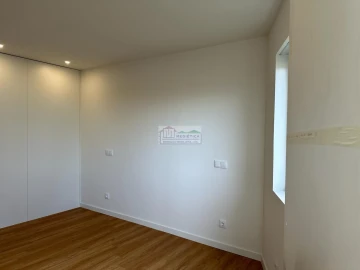 Apartamento T1 para Venda em Póvoa de Santo Adrião e Olival Basto