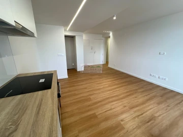 Apartamento T1 para Venda em Póvoa de Santo Adrião e Olival Basto