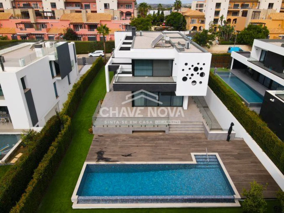 Apartamento T4 para Venda em Quarteira Foto 1