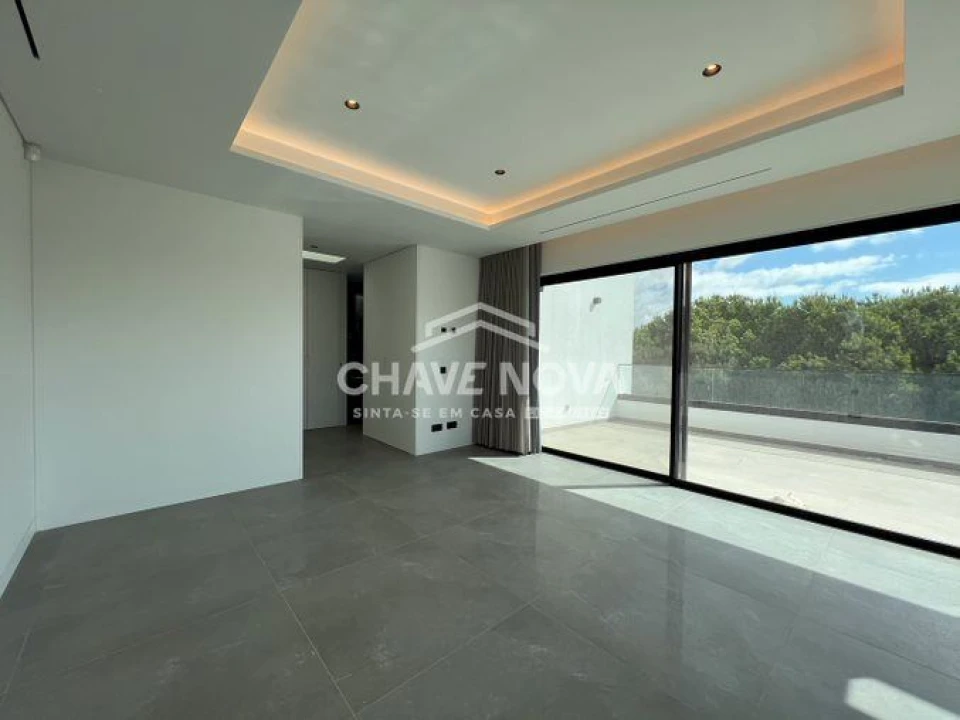 Apartamento T4 para Venda em Quarteira Foto 13