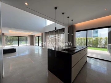 Apartamento T4 para Venda em Quarteira