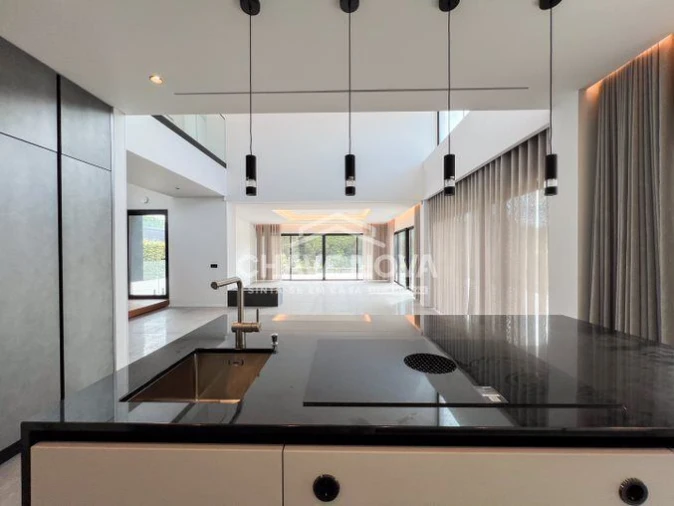 Apartamento T4 para Venda em Quarteira Foto 8