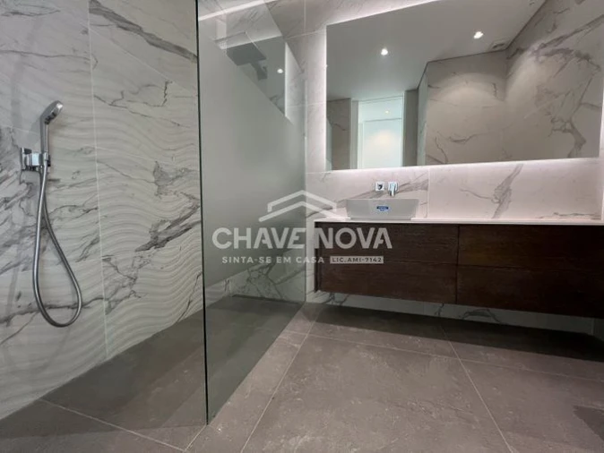 Apartamento T4 para Venda em Quarteira Foto 20