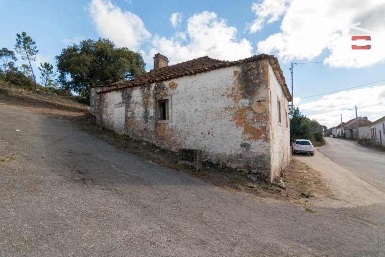 Moradia T2 para Venda em Alqueidão da Serra Foto 6