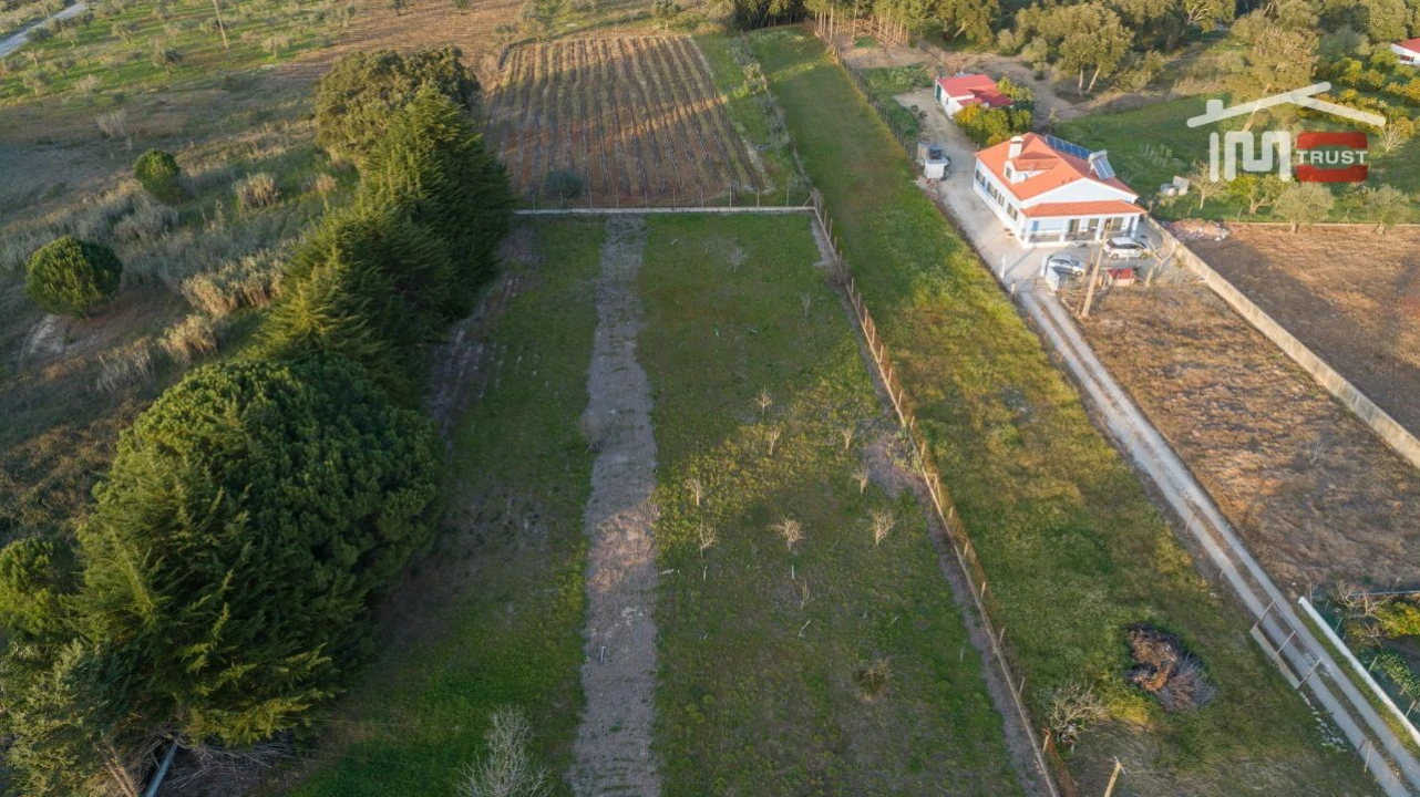 Terreno Misto para Venda em Vale de Santarem Foto 6