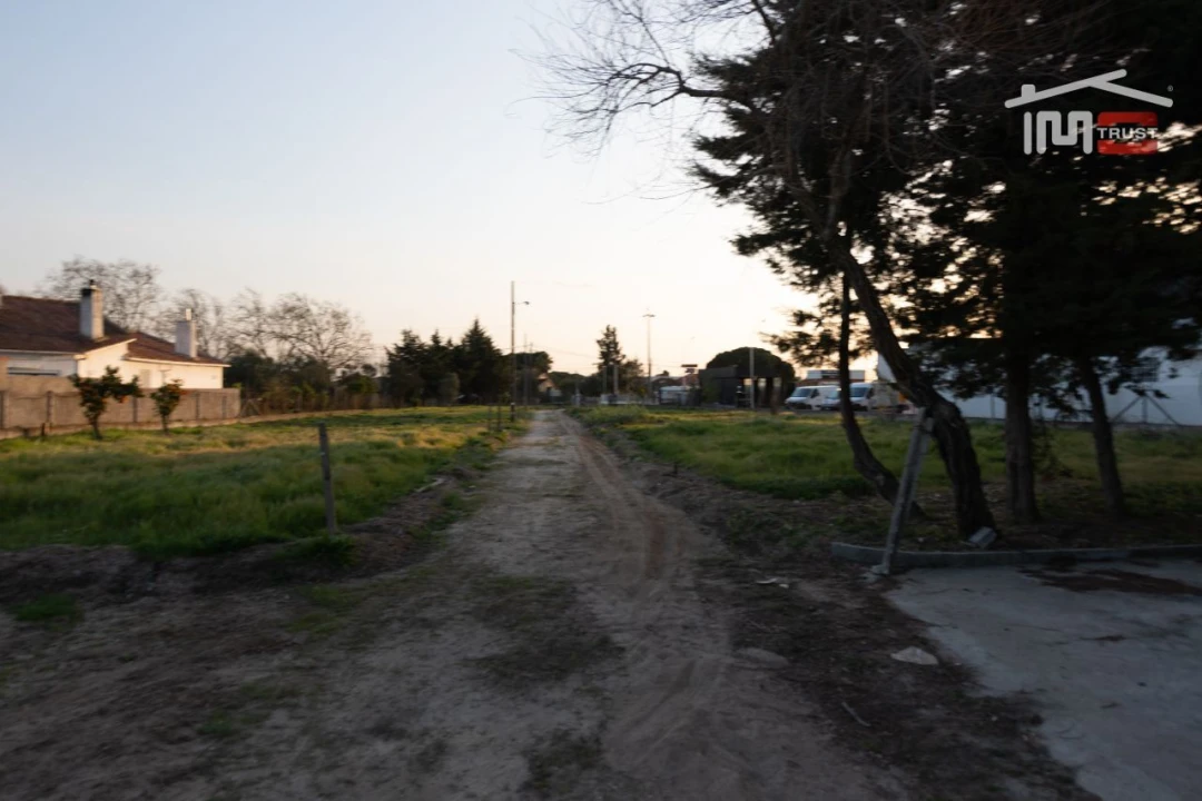 Terreno Misto para Venda em Vale de Santarem Foto 25