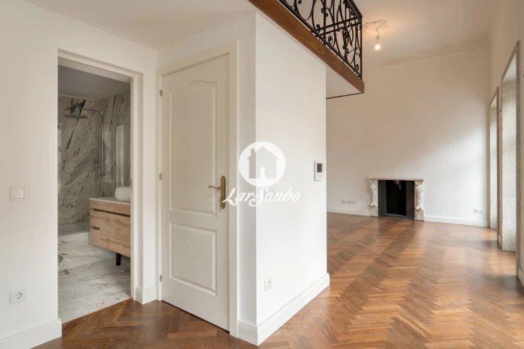 Apartamento T1 para Venda em Cedofeita, Santo Ildefonso, Sé, Miragaia, São Nicolau e Vitória Foto 3