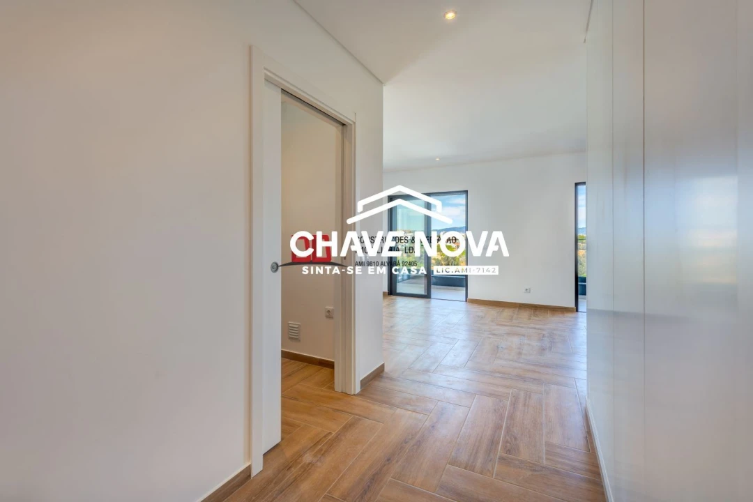 Apartamento T2 para Venda em Portimão Foto 4