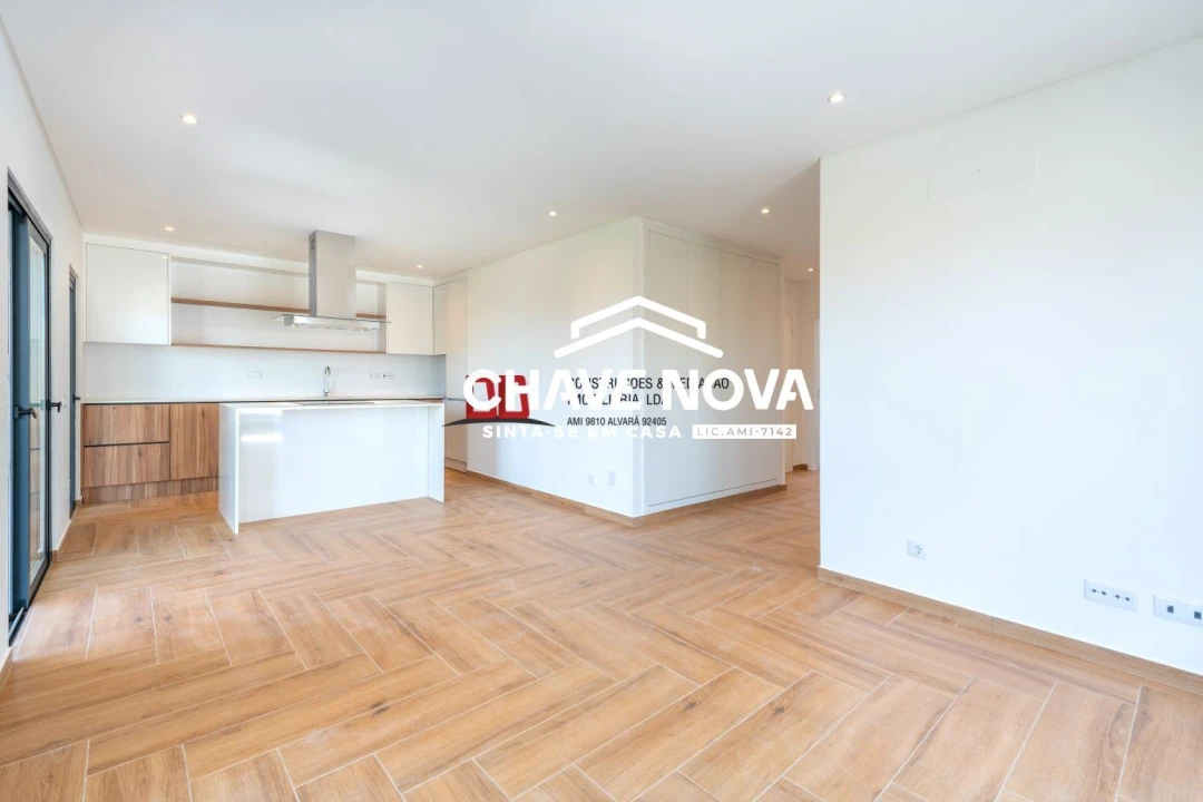 Apartamento T2 para Venda em Portimão Foto 6