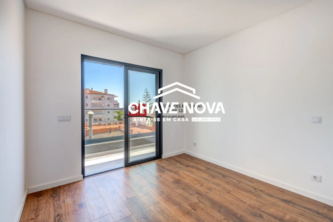 Apartamento T2 para Venda em Portimão Foto 13