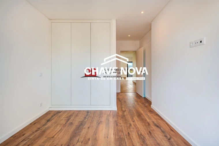 Apartamento T2 para Venda em Portimão Foto 14