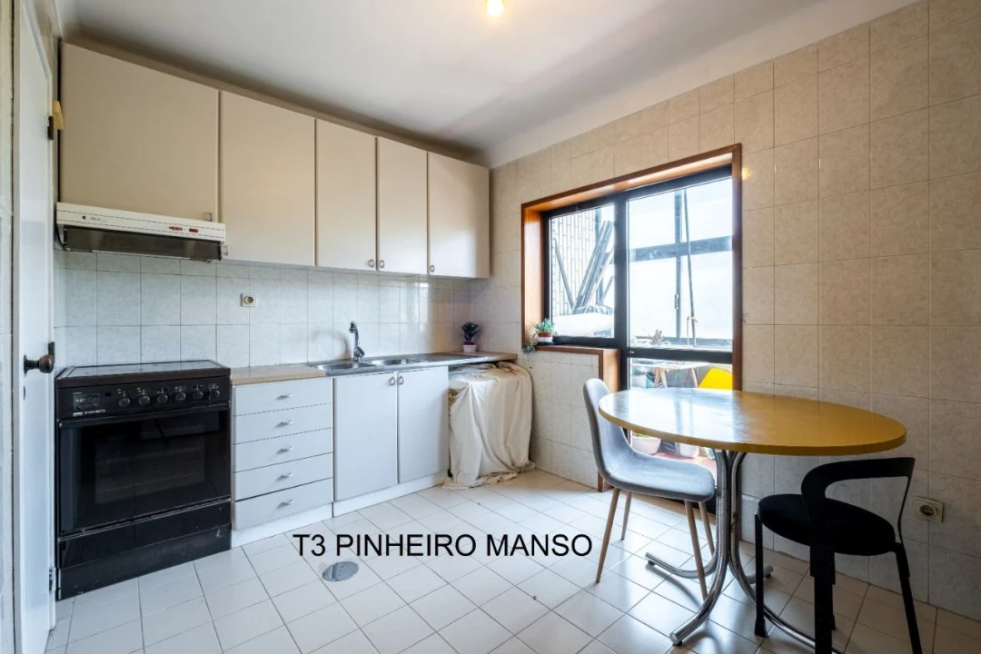 Apartamento T3 para Venda em Ramalde Foto 4