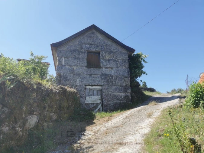 Moradia T0 para Venda em Bustelo, Carneiro e Carvalho de Rei Foto 2