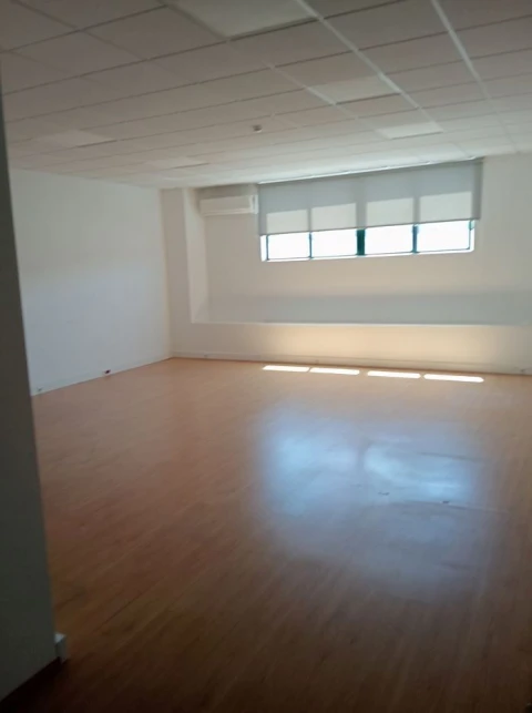 Armazém para Arrendamento em Paranhos