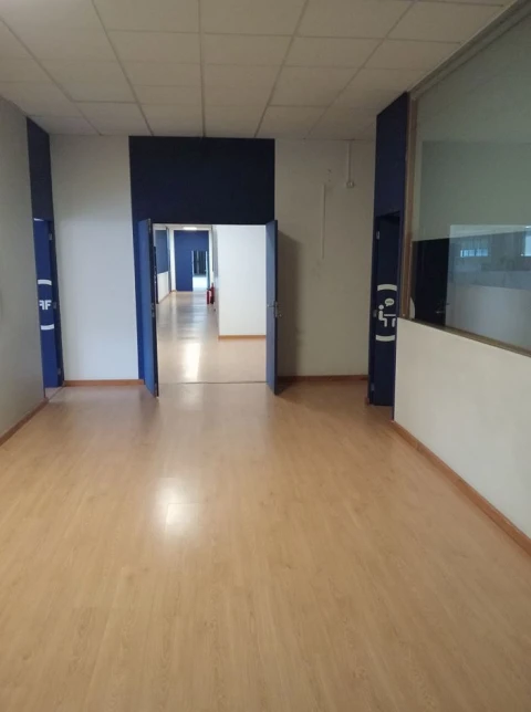 Armazém para Arrendamento em Paranhos