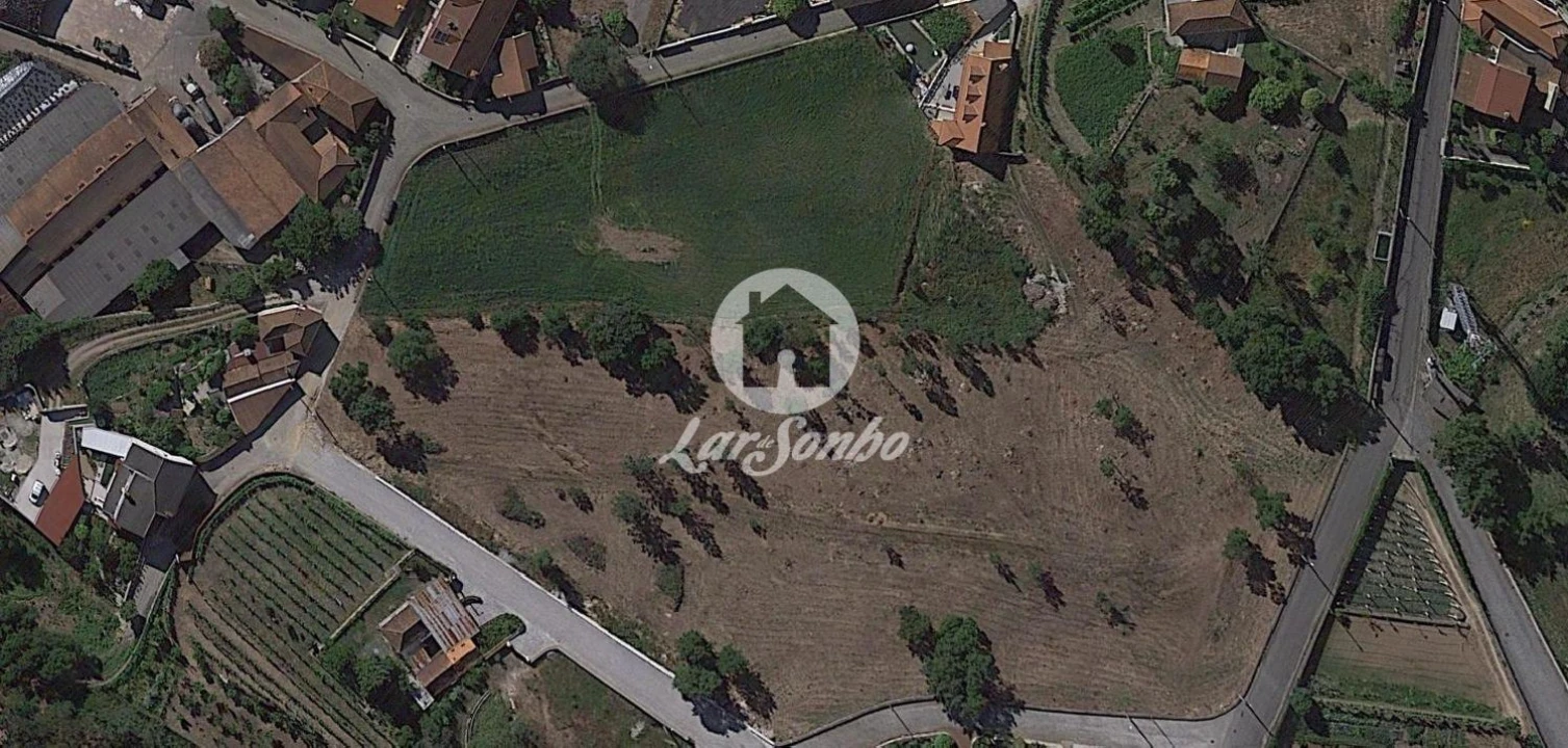 Terreno P/ Prédio para Venda em Reguenga Foto 1