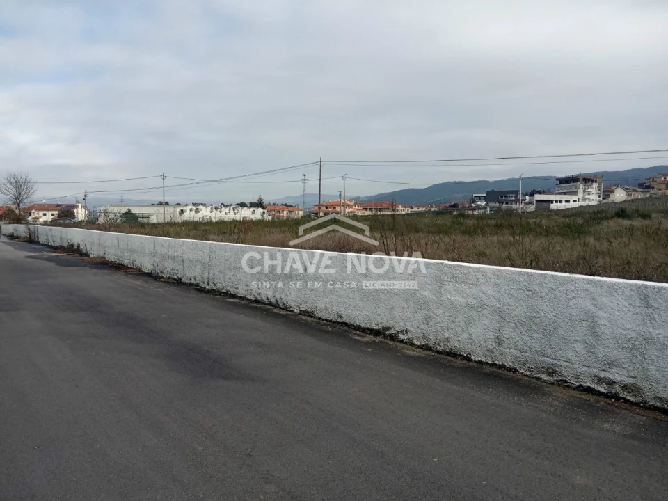 Terreno P/ Prédio para Venda em Vilar de Nantes Foto 2