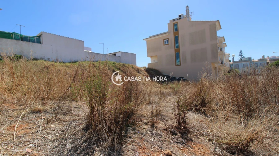 Terreno P/ Prédio para Venda em Estômbar e Parchal