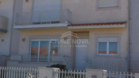 Moradia T4 para Venda em Glória e Vera Cruz