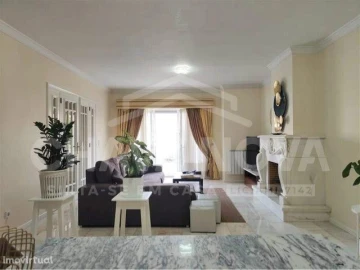 Moradia T4 para Venda em Glória e Vera Cruz