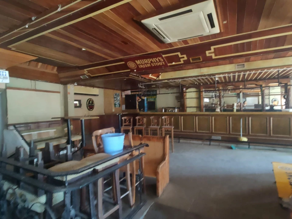 Armazém para Venda em Albufeira e Olhos de Água Foto 1