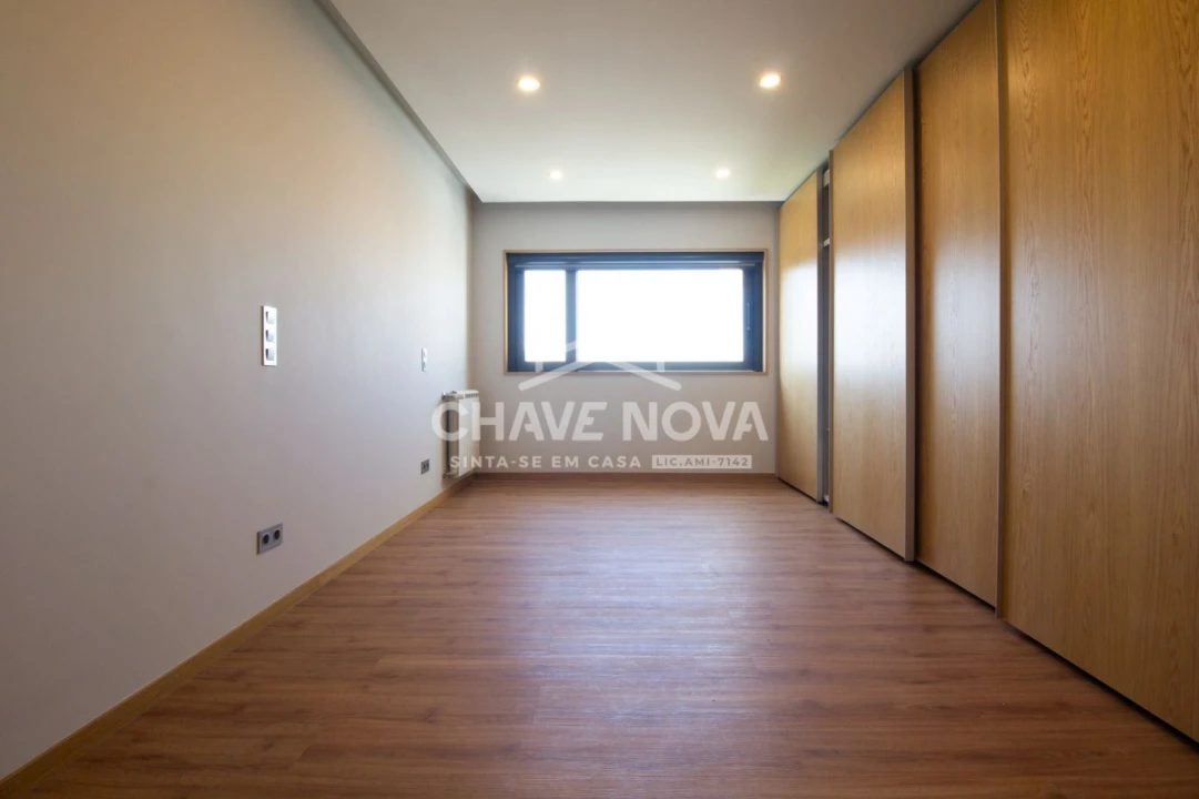 Apartamento T4 para Venda em Cedofeita, Santo Ildefonso, Sé, Miragaia, São Nicolau e Vitória Foto 12