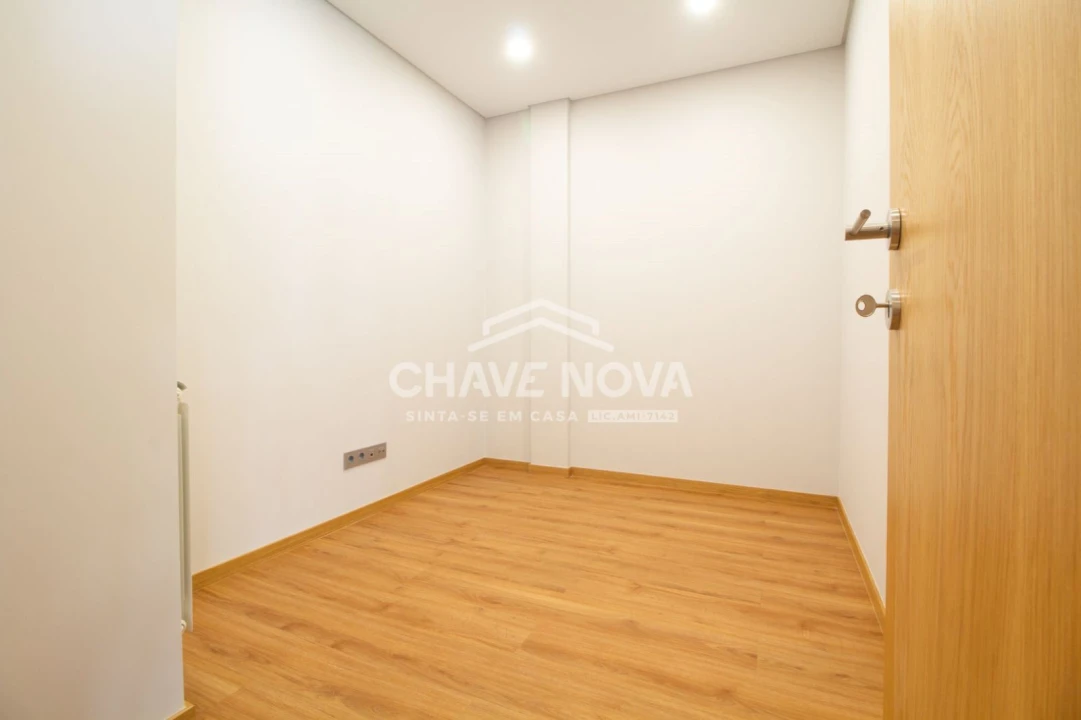 Apartamento T4 para Venda em Cedofeita, Santo Ildefonso, Sé, Miragaia, São Nicolau e Vitória Foto 18