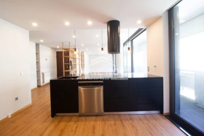 Apartamento T4 para Venda em Cedofeita, Santo Ildefonso, Sé, Miragaia, São Nicolau e Vitória