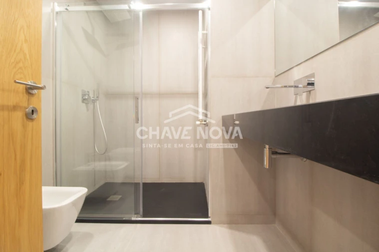 Apartamento T4 para Venda em Cedofeita, Santo Ildefonso, Sé, Miragaia, São Nicolau e Vitória Foto 15