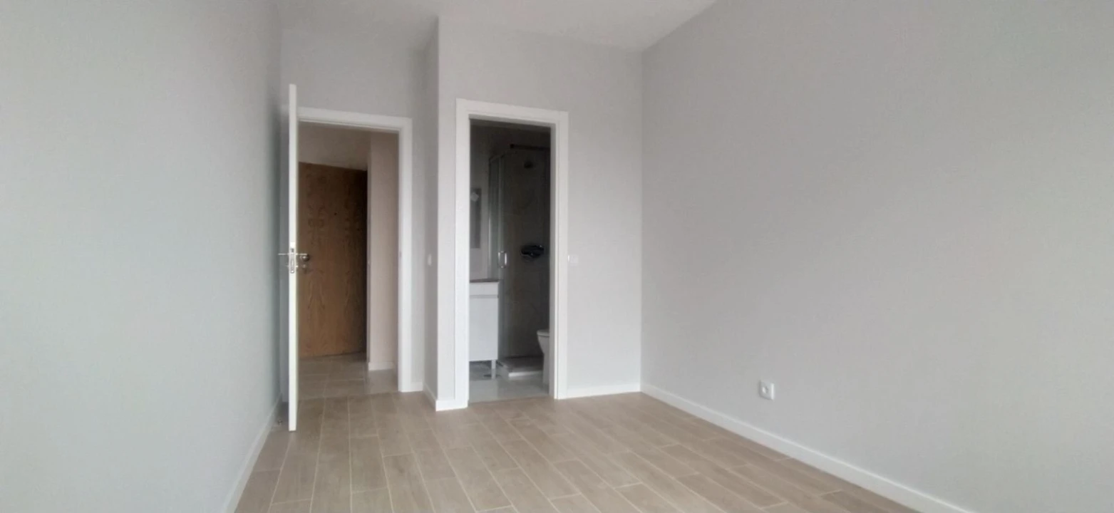 Apartamento T6 para Venda em Aldoar, Foz do Douro e Nevogilde Foto 10