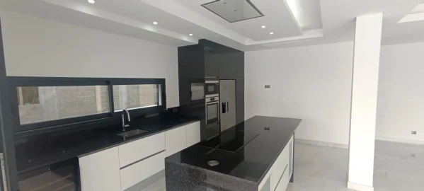 Moradia T3 para Venda em Quarteira