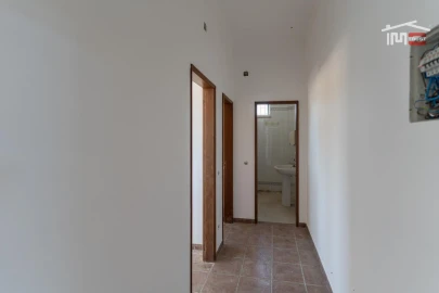 Armazém para Arrendamento em Moitas Venda