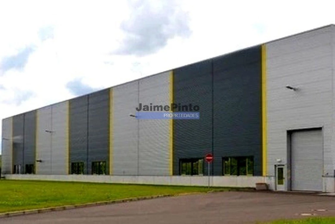 Armazém para Venda em Oliveirinha Foto 1